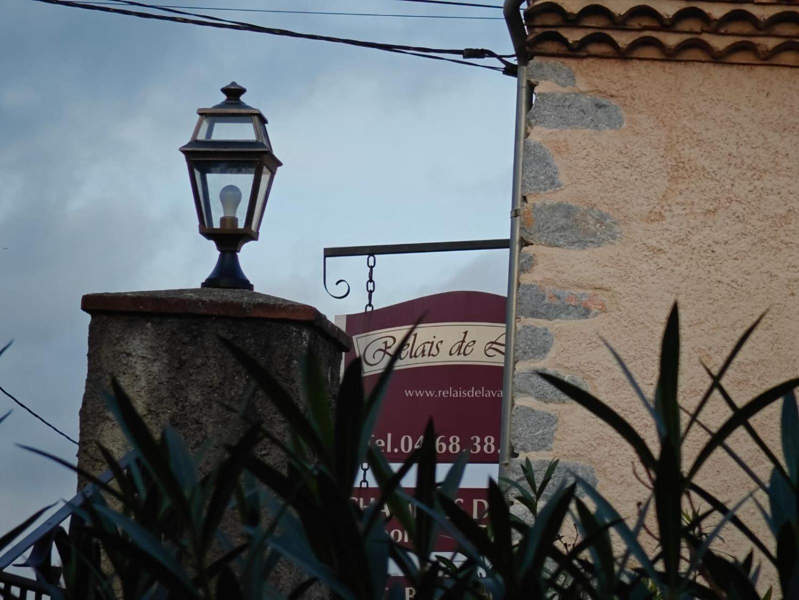 Pensión Relais De Laval 3*